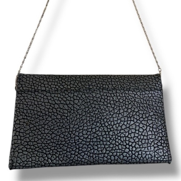 URBAN EXPRESSIONS Textured Snake-print Fold-over Crossbody Baguette Shoulder Bag - Picture 4 of 15
